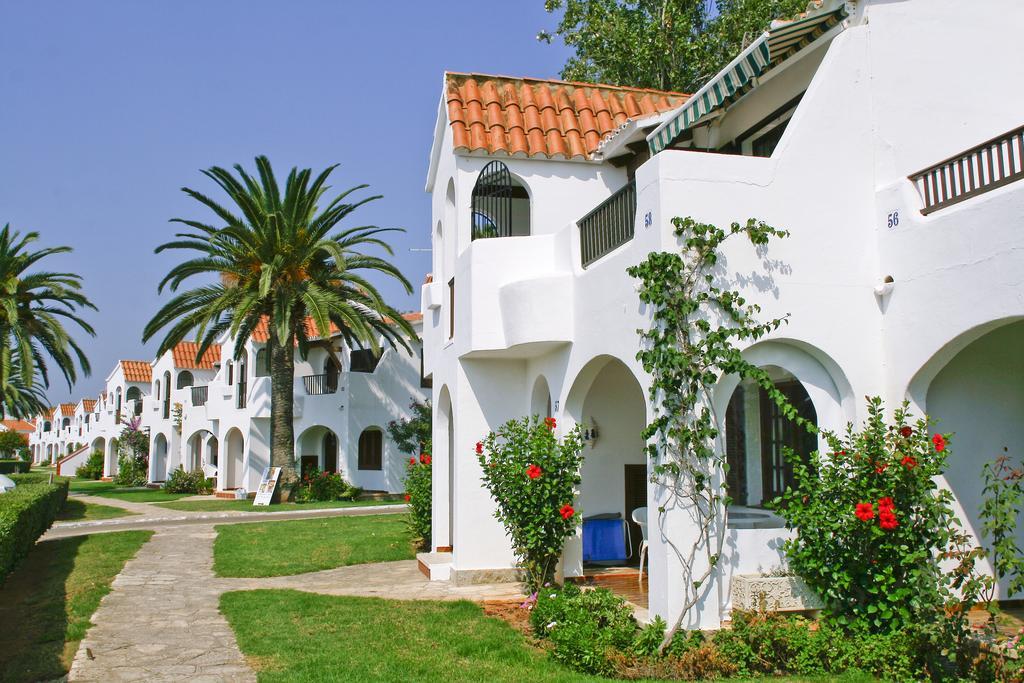 Son Bou Apartments Exterior photo
